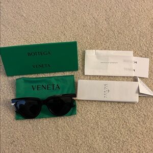 NWT Bottega Veneta Cat eye sunglasses